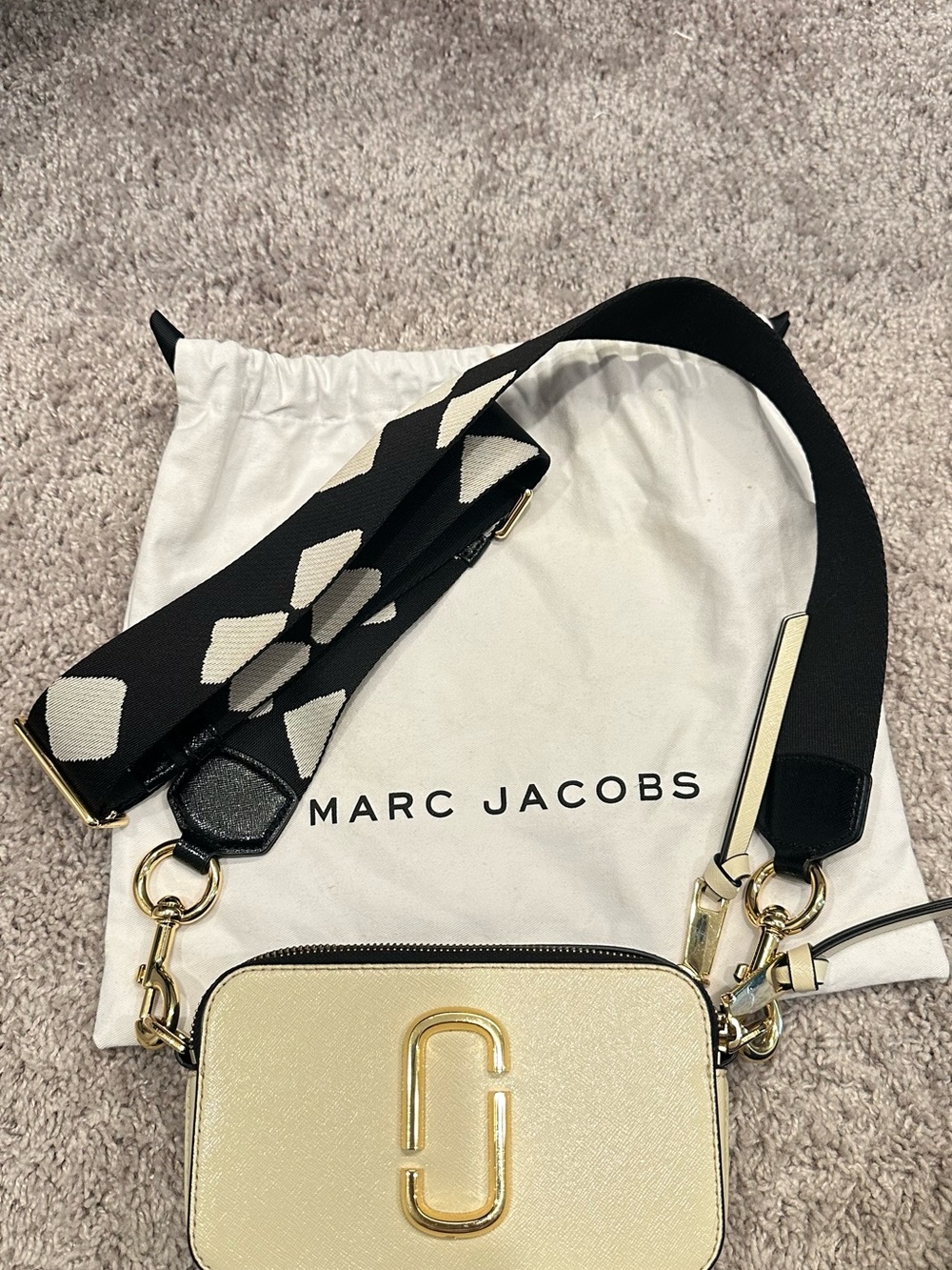 Marc Jacobs Gold Camera Crossbody Purse with Black & Cream Strap with dust bag
